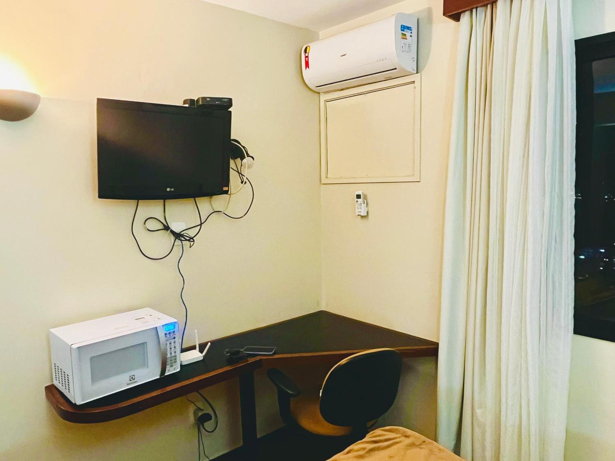 Em Apartment *